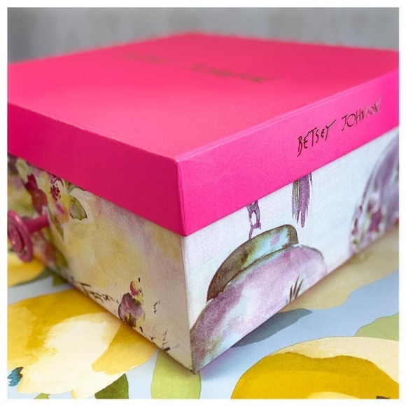 Betsey Johnson Up-cycled Classic Storage Box - Picture 10 of 12